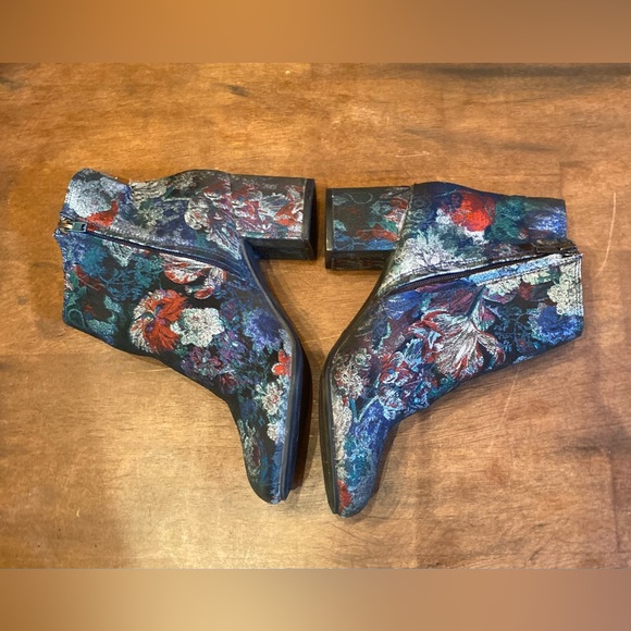 💥Zigi Soho Nydia Floral Ankle Boots💥 - Picture 3 of 9